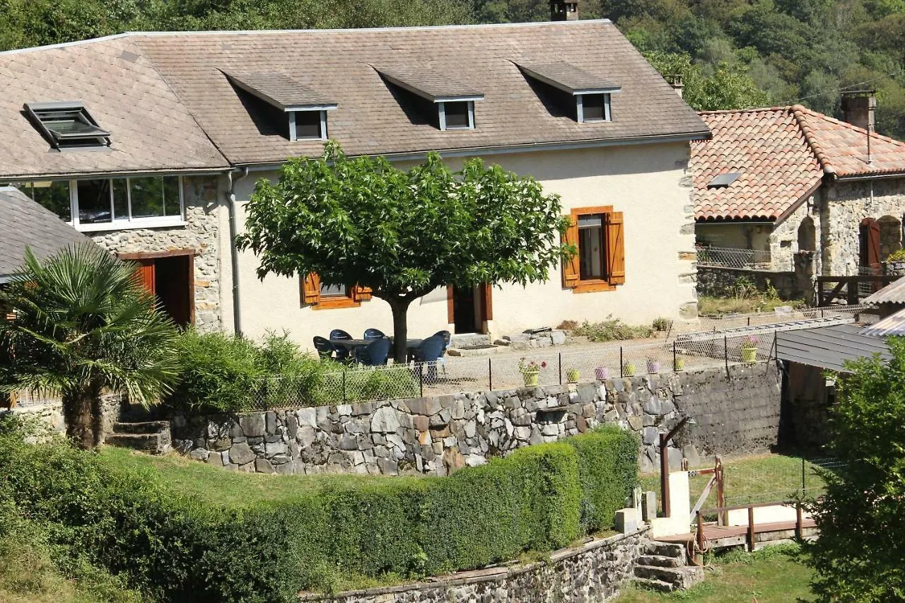 Holiday home Maison Du Coue Pyrenees Mourtis Gite Pour 2 A 12 Pers Sengouagnet