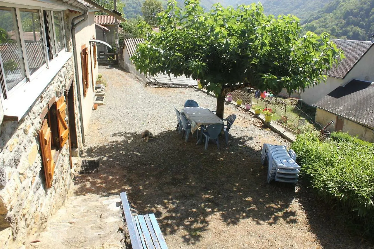 Holiday home Maison Du Coue Pyrenees Mourtis Gite Pour 2 A 12 Pers Sengouagnet France